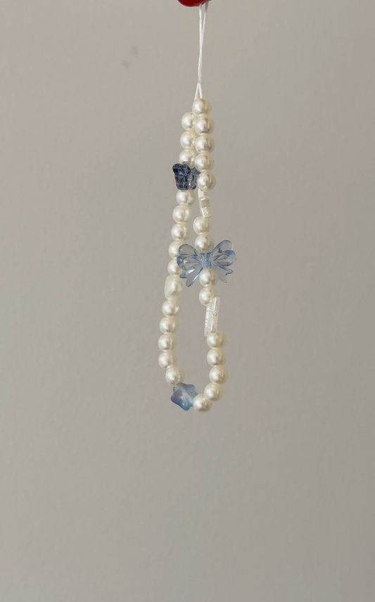 Pearls & Blue