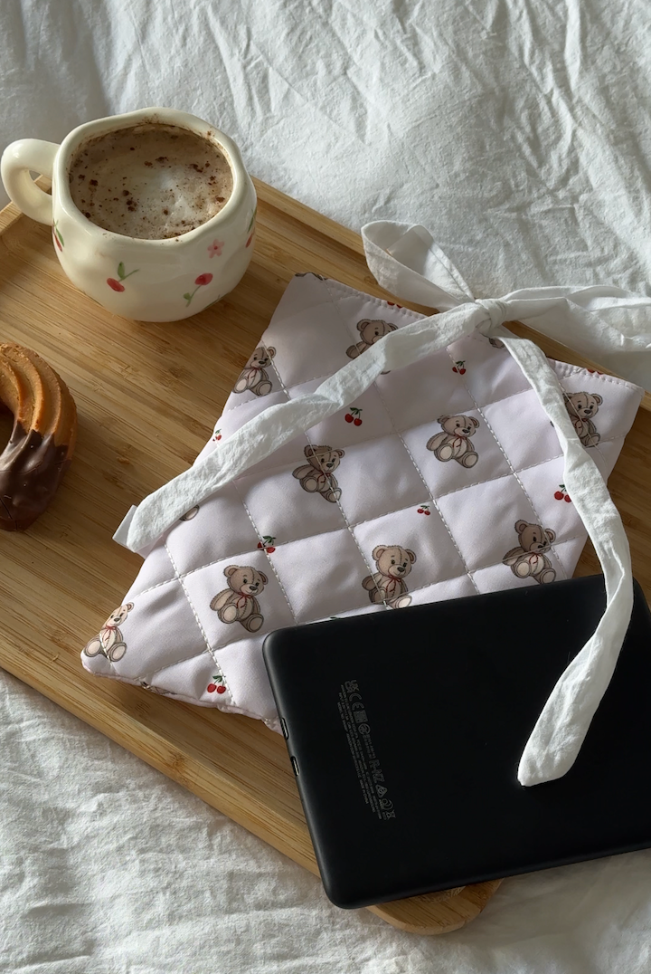 Bows & Bears Kindle Sleeve