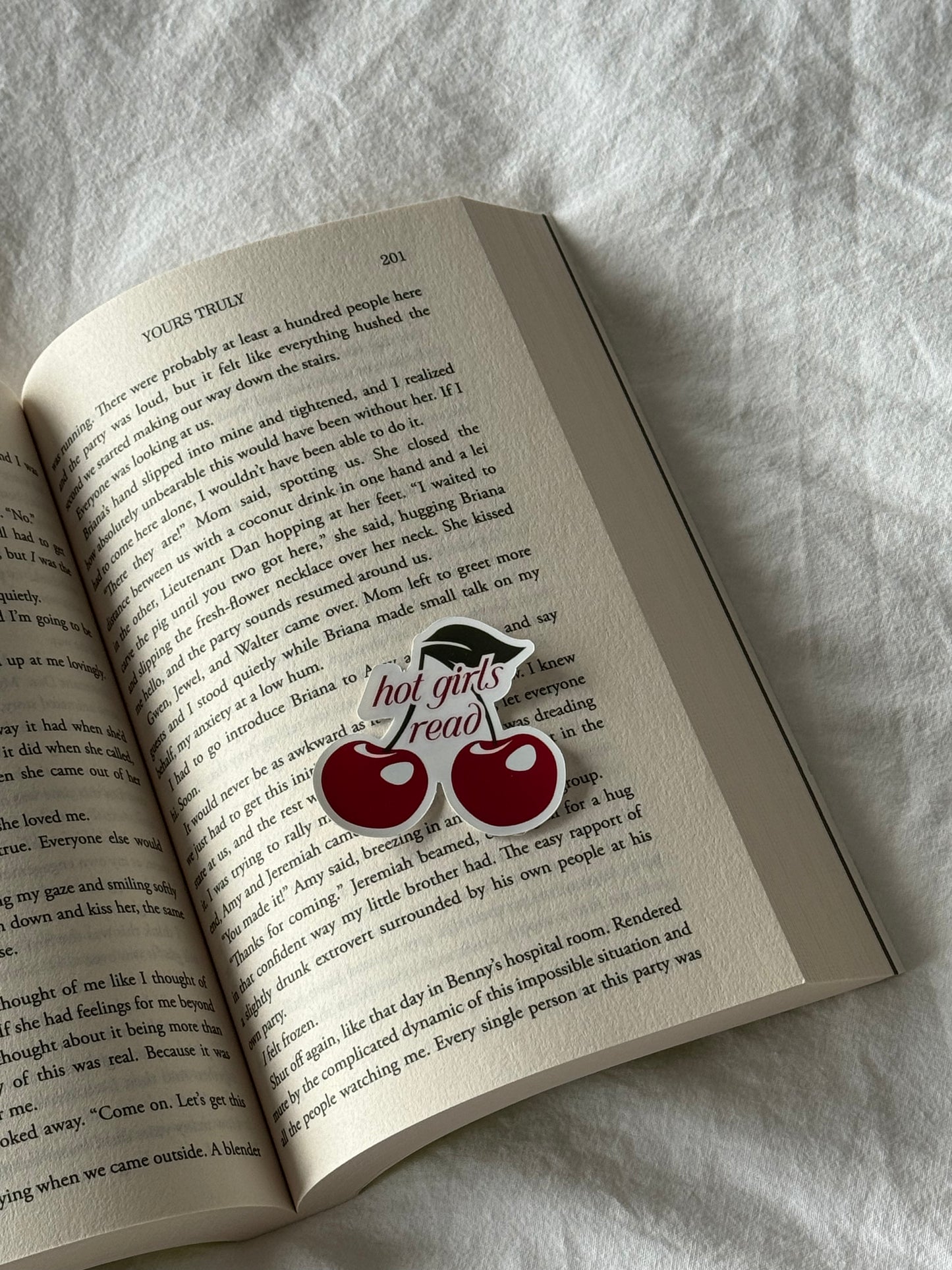 Cherry 'hot girls read'