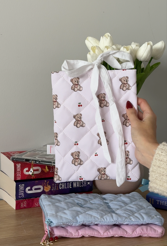 Bows & Bears Kindle Sleeve