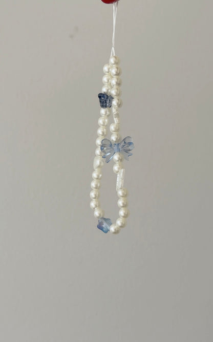 Pearls & Blue