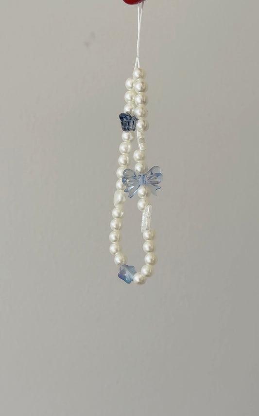 Pearls & Blue
